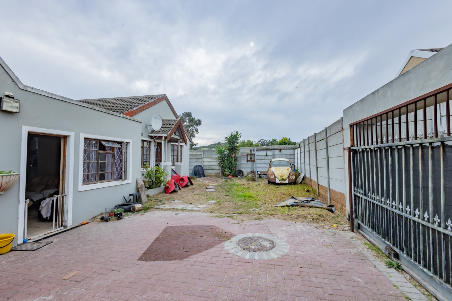 3 Bedroom Property for Sale in Protea Village Western Cape